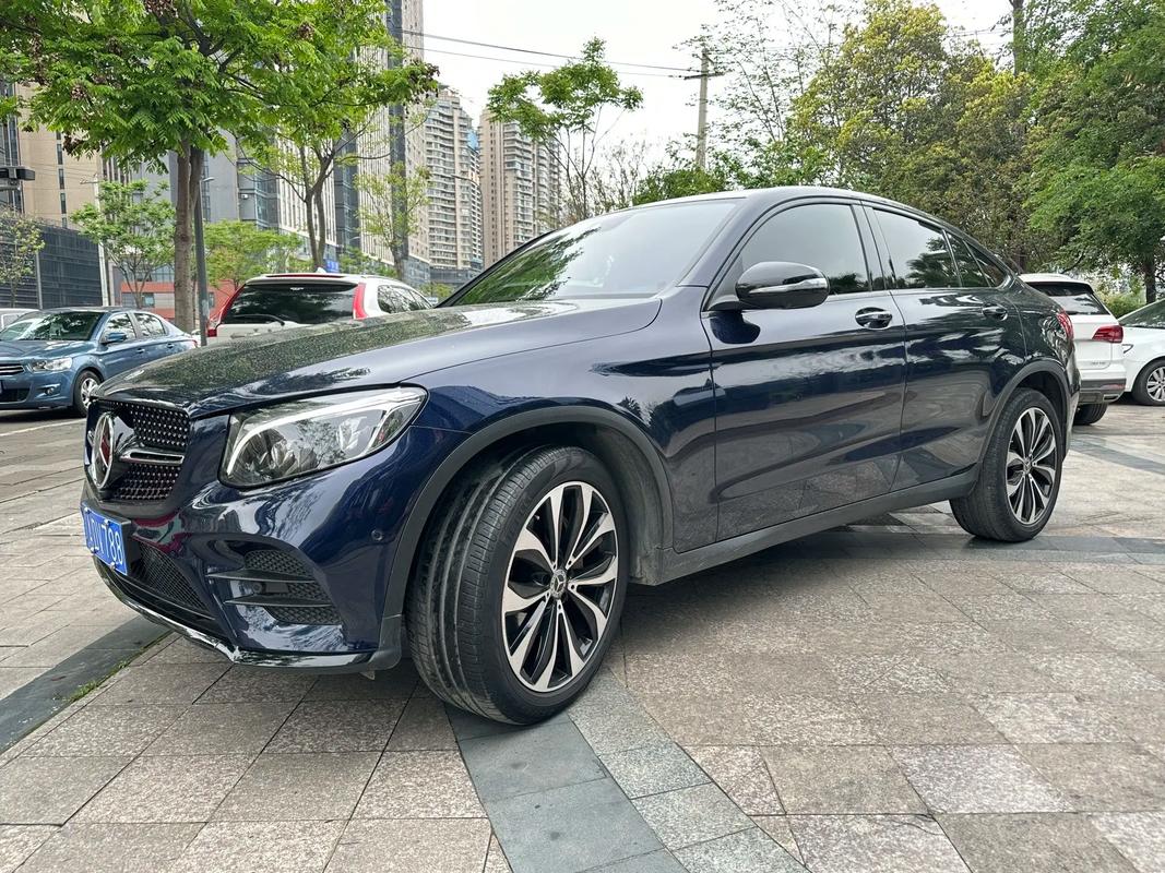 glc300coupe外匯車,奔馳GLC300 Coupe外匯四驅轎跑48V輕混新作