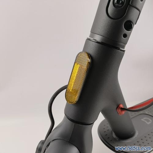 外匯車反光片(外匯車反光片安全規範與安裝技巧專業解析)
