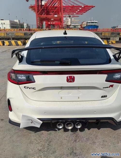 Civic Type R外匯車怎麼選？台灣車迷避坑必看價格與配置解析