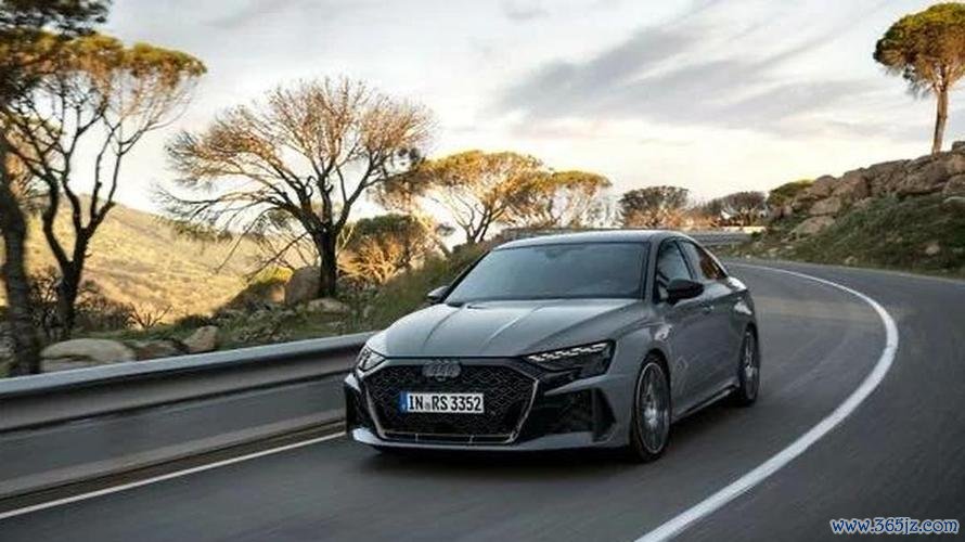 奥迪RS3外匯車2025款配置升级 北美官方63400美元起 加速3.8秒